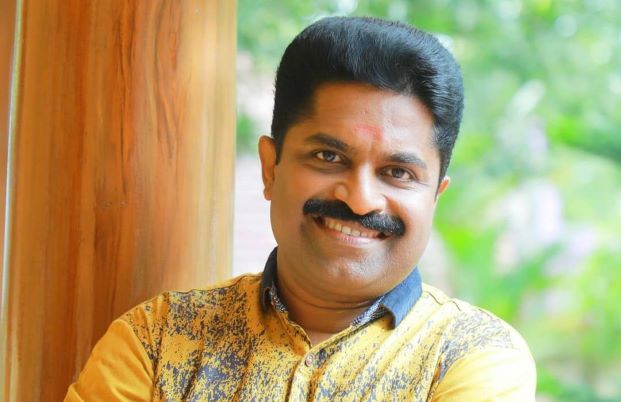 നാലായിരത്തിലധികം ഗാനങ്ങൾ: രാജീവ്‌ ആലുങ്കലിന് കലാ സാഗര പുരസ്‌കാരം