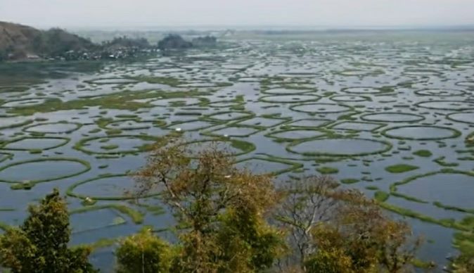 ലോക്തക് തടാകത്തിലെ ഒഴുകുന്ന ഫുംഡി ഗ്രാമങ്ങൾ