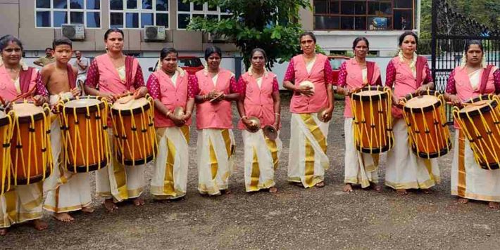 കിടങ്ങൂരിന്റെ മേളപ്പെരുമയിൽ ശിങ്കാരിമേളവുമായി കുടുംബശ്രീ