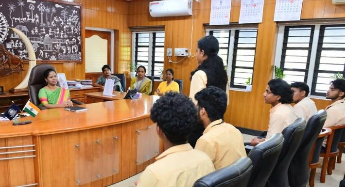 ഗുഡ്മോർണിംഗ് കളക്ടർ പ്രോഗ്രാമിൽ പോളിടെക്നിക് വിദ്യാർത്ഥികൾ