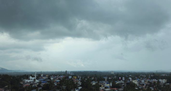 വിവിധ ജില്ലകളിൽ ഓറഞ്ച്, മഞ്ഞ അലേർട്ട്‌ 