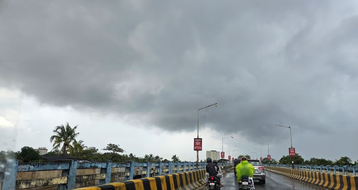 മഴ: കേരളത്തിലെ വിവിധ ജില്ലകളിൽ മഞ്ഞ അലേർട്ട്