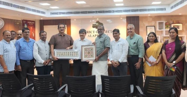 കുട്ടനാട്ടിലെ കുളവാഴ പ്രദേശങ്ങൾ സന്ദർശിച്ച് ഒഡീഷ സംഘം