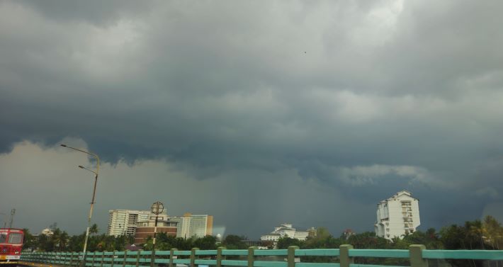 അറബിക്കടലിൽ തീവ്ര ന്യുനമർദ്ദം: ശക്തമായ മഴയ്ക്ക് സാധ്യത