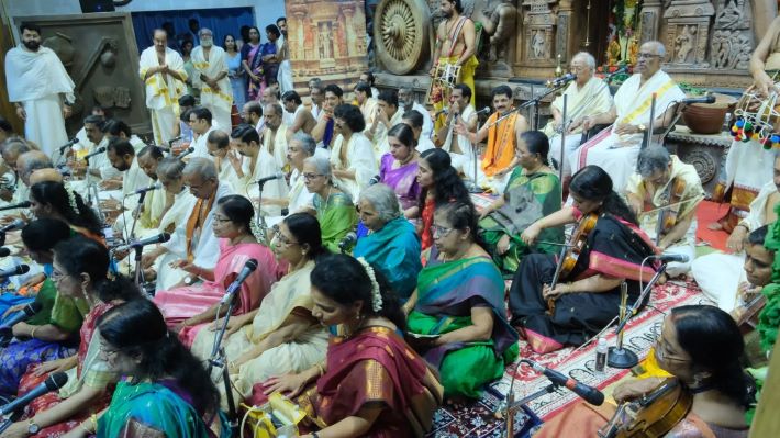 സംഗീത മഴയായി ഗുരുവായൂരിൽ പഞ്ചരത്ന കീർത്തനാലാപനം