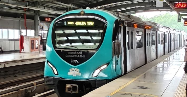 കൊച്ചി മെട്രോയ്ക്കു വേണ്ടി 1016.24 കോടി രൂപ വായ്പയെടുക്കുന്നു