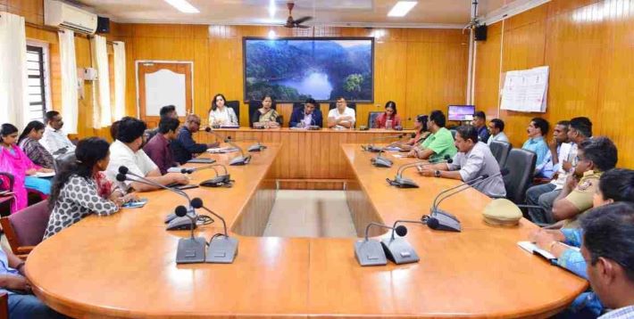 തെരഞ്ഞെടുപ്പ് പ്രവര്‍ത്തനങ്ങളില്‍ അതീവ ജാഗ്രത വേണമെന്ന് നിരീക്ഷകർ