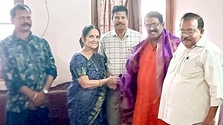 ഡൽഹിയിലെ പുല്ലാങ്കുഴൽ കലാകാരൻ നരേന്ദ്രനാഥിന് യാത്രയയപ്പ്